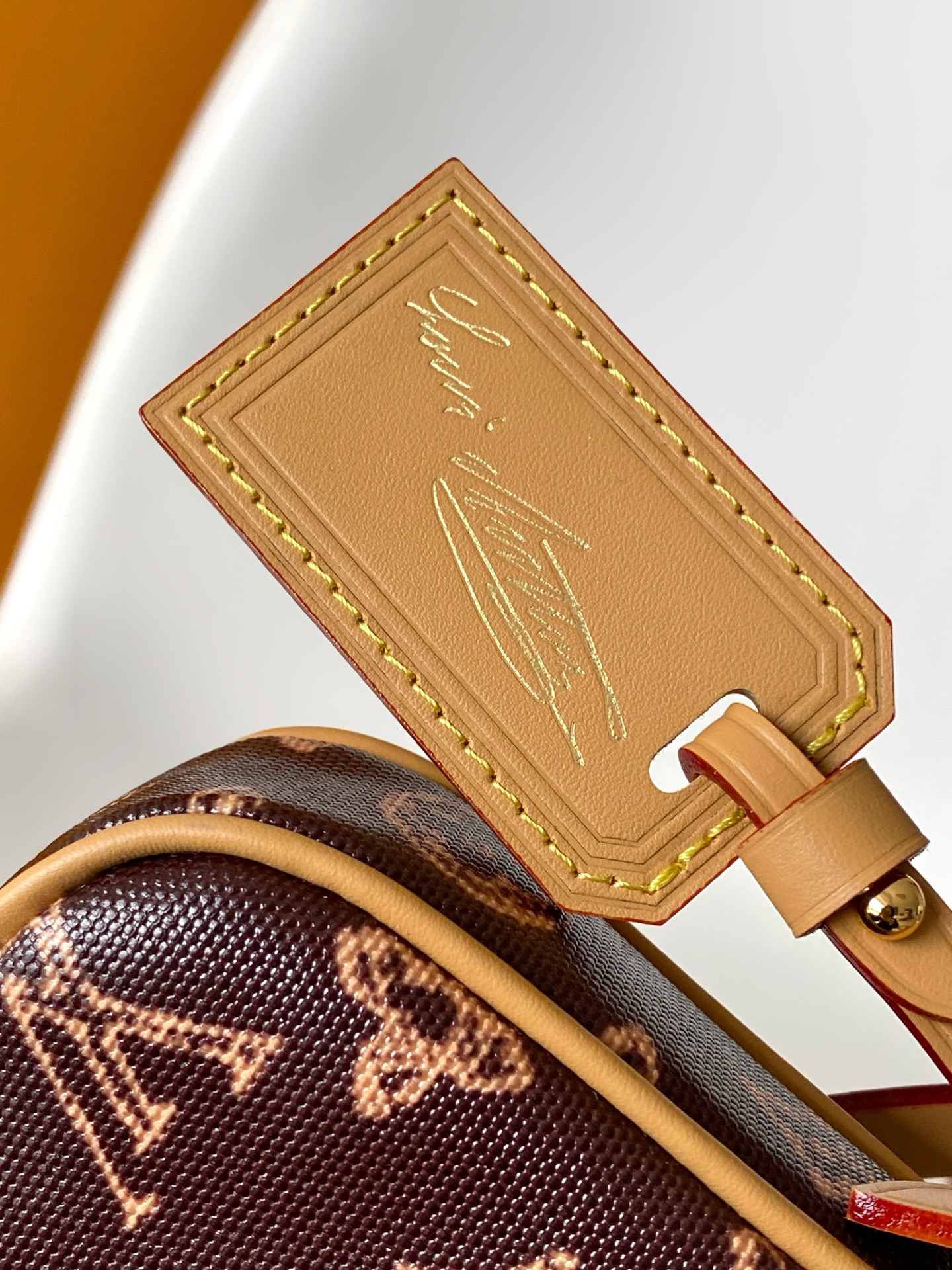 Louis Vuitton M27718咖色 M28321黄色 M28320绿色 动态163 本款 Pochette Accessories 手袋专为庆贺路易威登 Monogram 图案诞生 130 周年设计