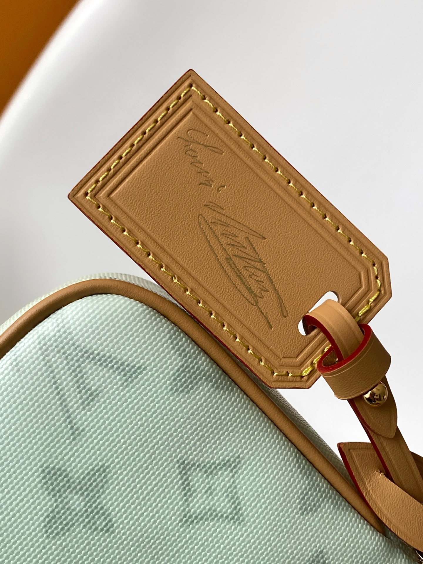 Louis Vuitton M27718咖色 M28321黄色 M28320绿色 动态163 本款 Pochette Accessories 手袋专为庆贺路易威登 Monogram 图案诞生 130 周年设计
