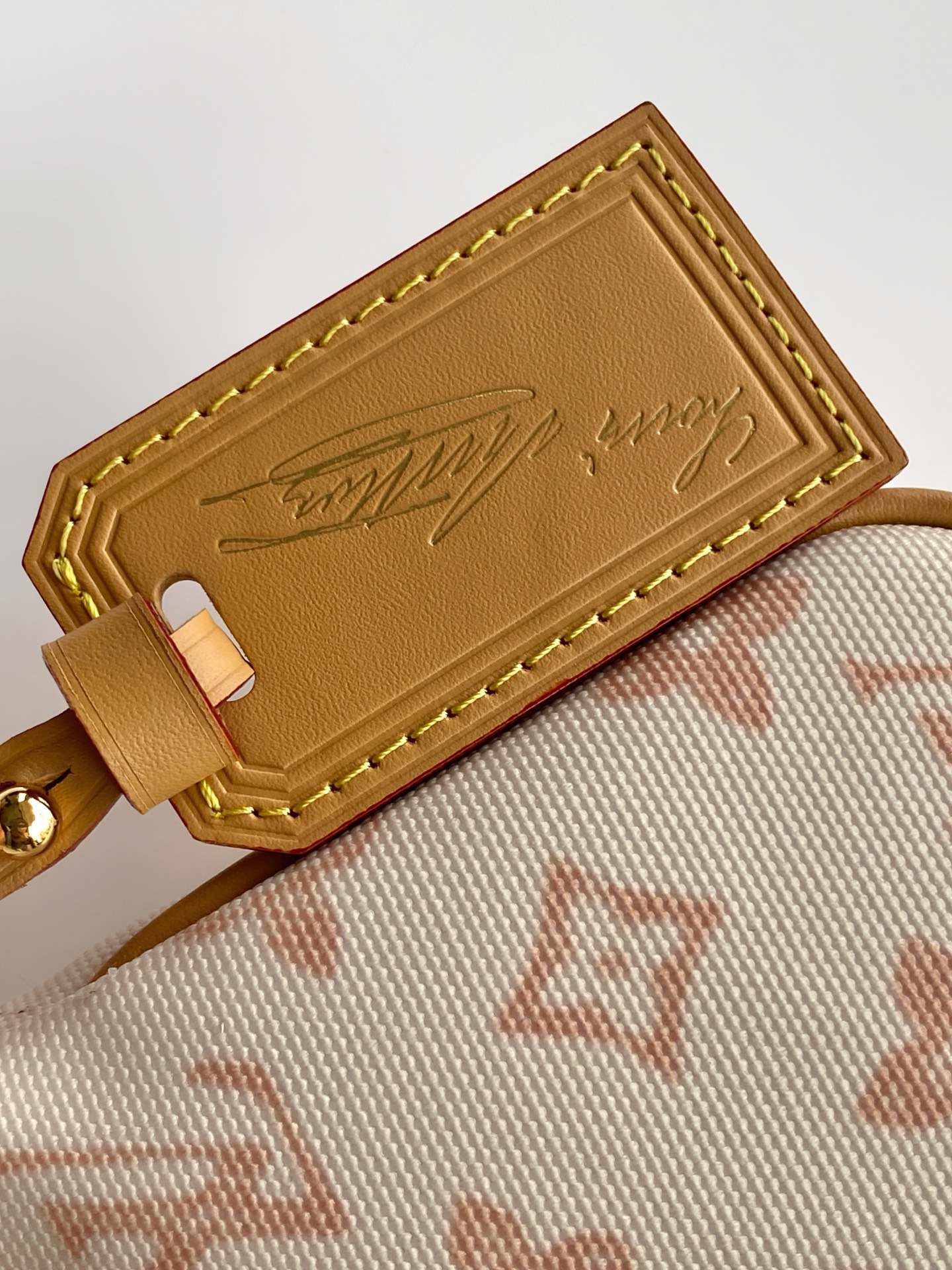 Louis Vuitton M27718咖色 M28321黄色 M28320绿色 动态163 本款 Pochette Accessories 手袋专为庆贺路易威登 Monogram 图案诞生 130 周年设计