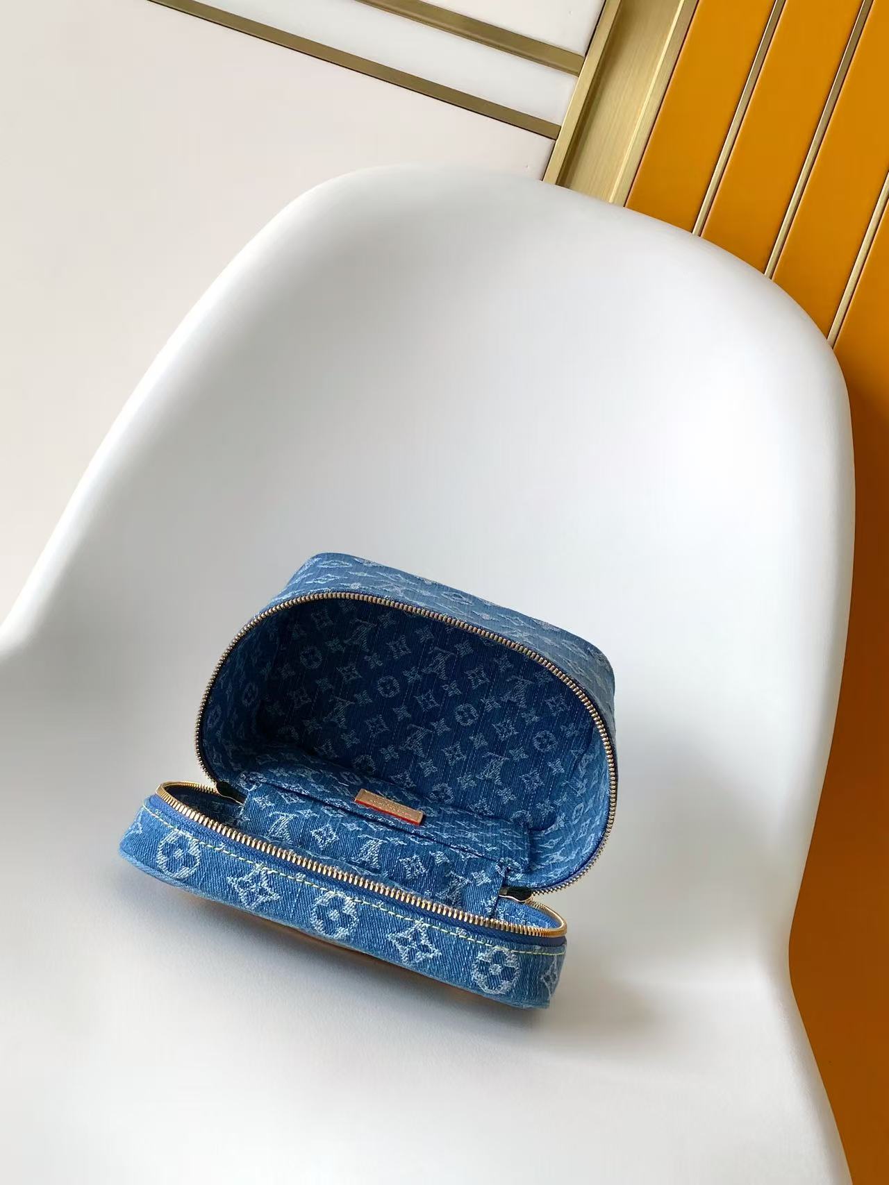 Louis Vuitton 新款【NICE 迷你化妆包手袋】M27946 蓝色丹宁牛仔