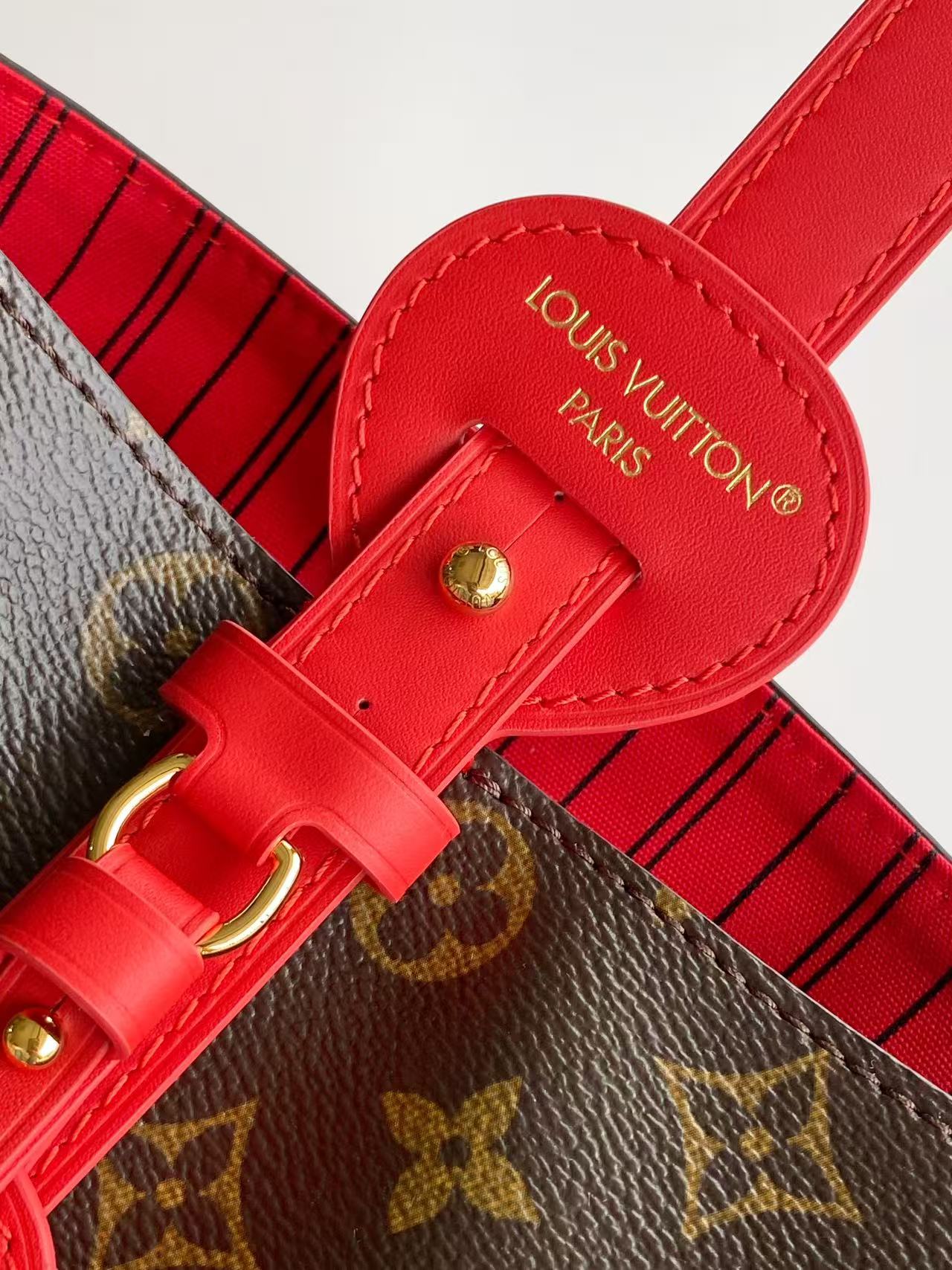 Louis Vuitton M28317 163动态芯片 本款 All In BB 手袋出自 Lunar New Year 系列