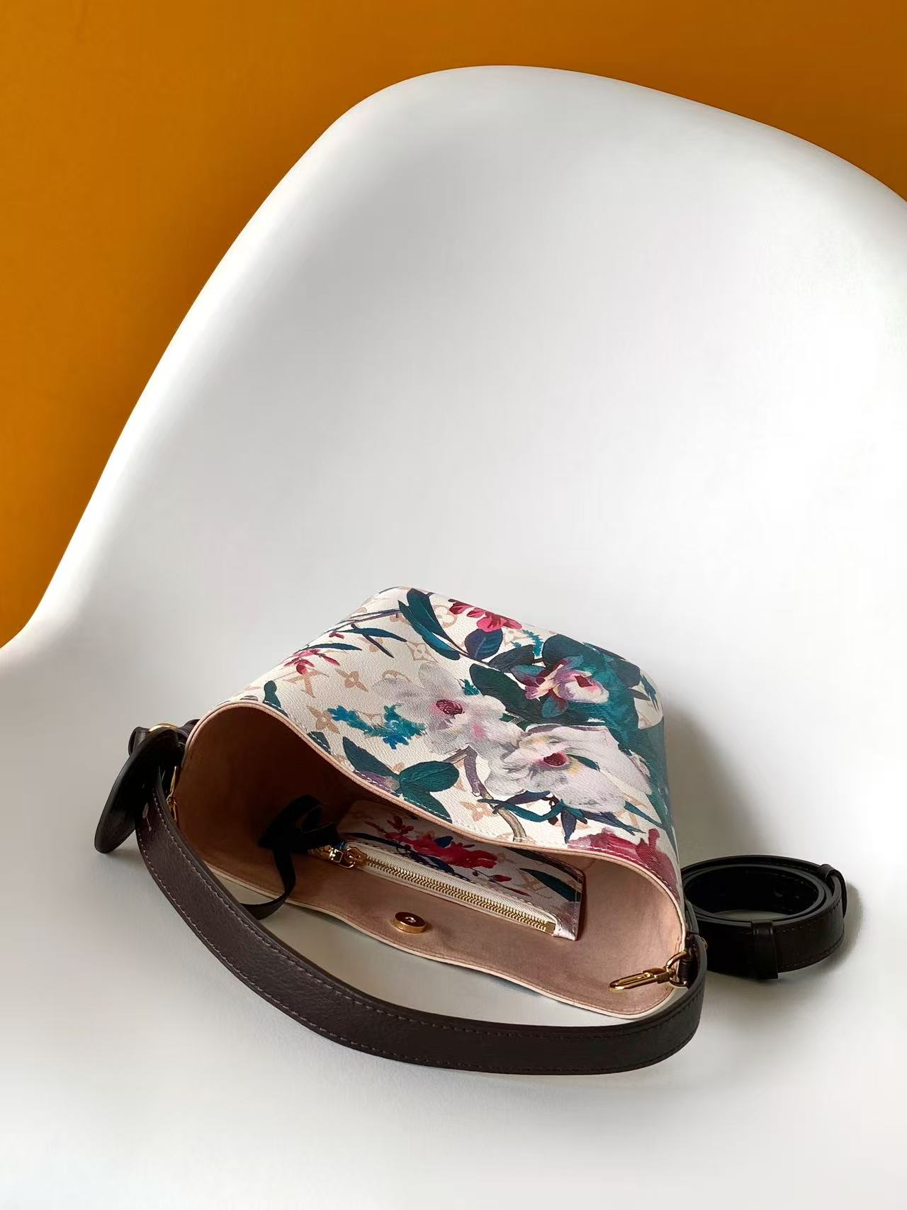 Loewe N30025黑色 N30013