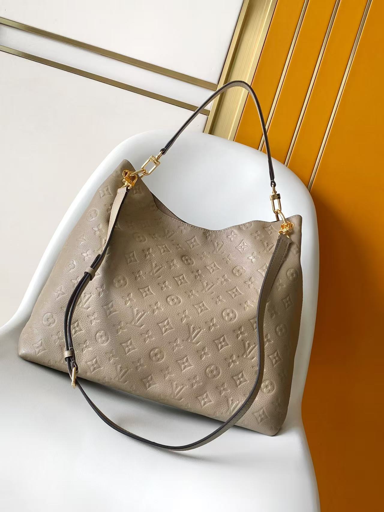 LOUIS VUITTON Grey Hobo Metis