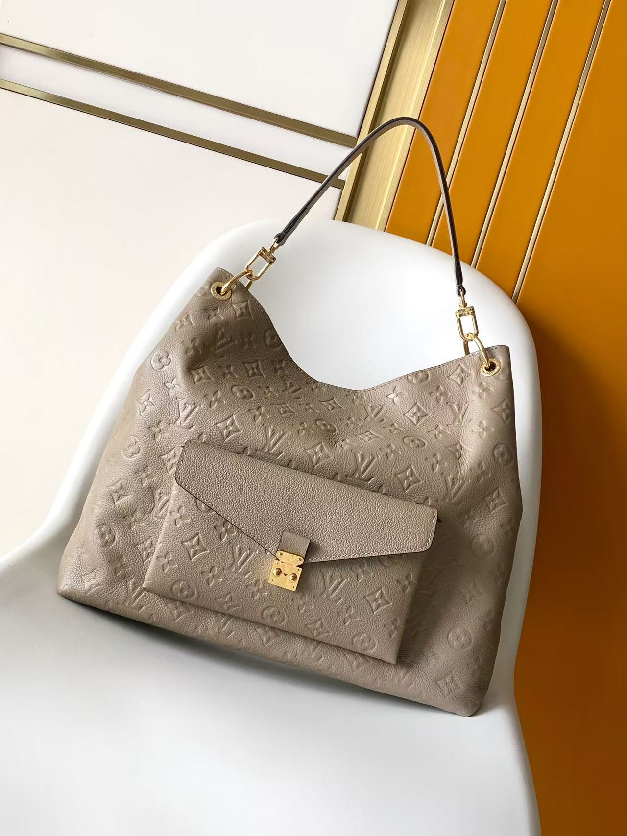 LOUIS VUITTON Grey Hobo Metis