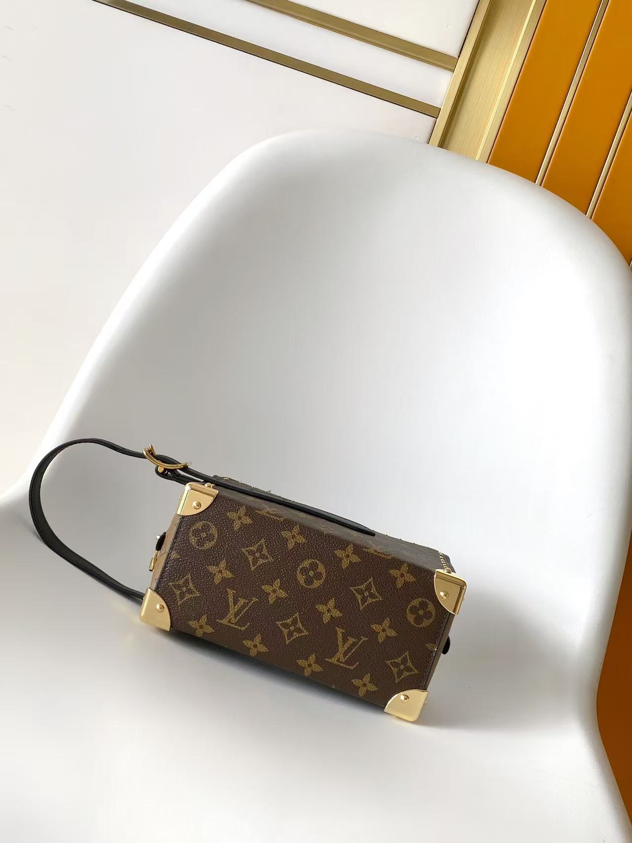 louis vuitton locker dopp kit trunk