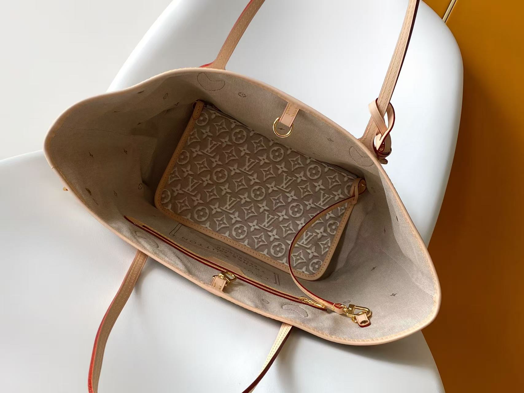 Louis Vuitton Neverfull MM