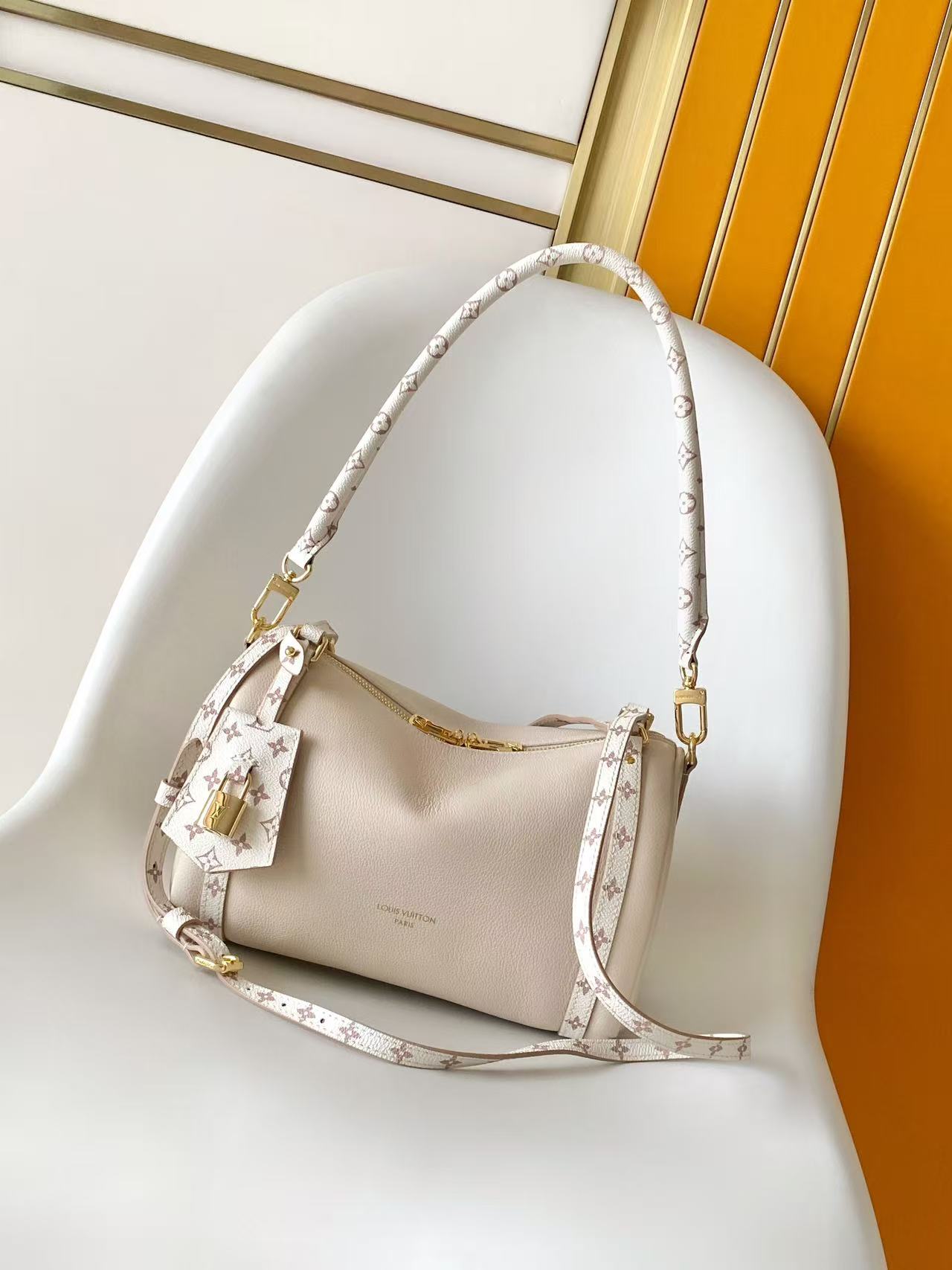 LV Speedy Bandoulière 25 handbag with monogram 