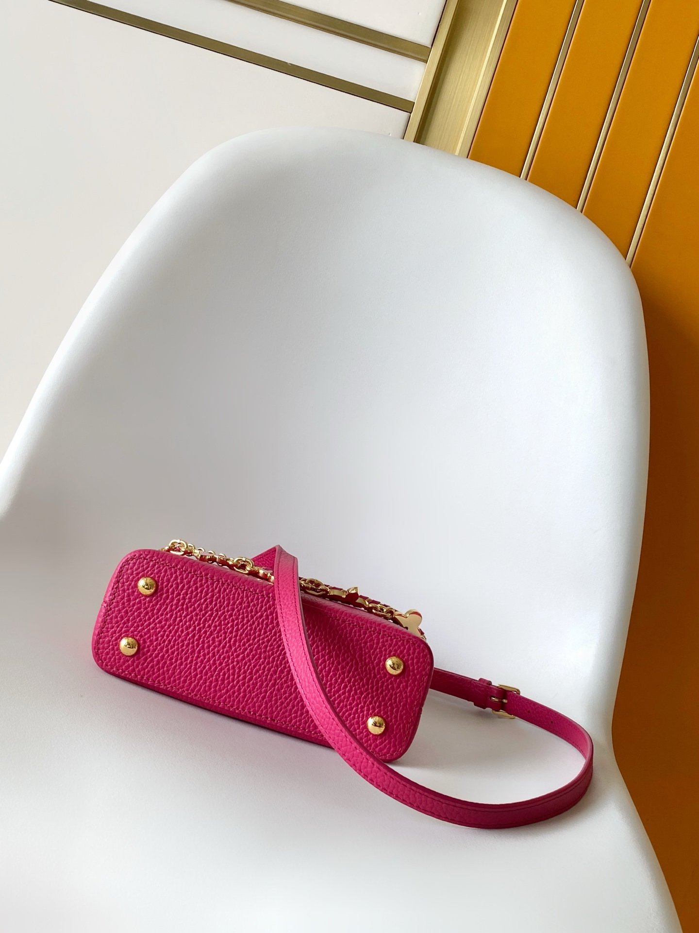 Capucines Mini Grained Taurillon leather top BAG