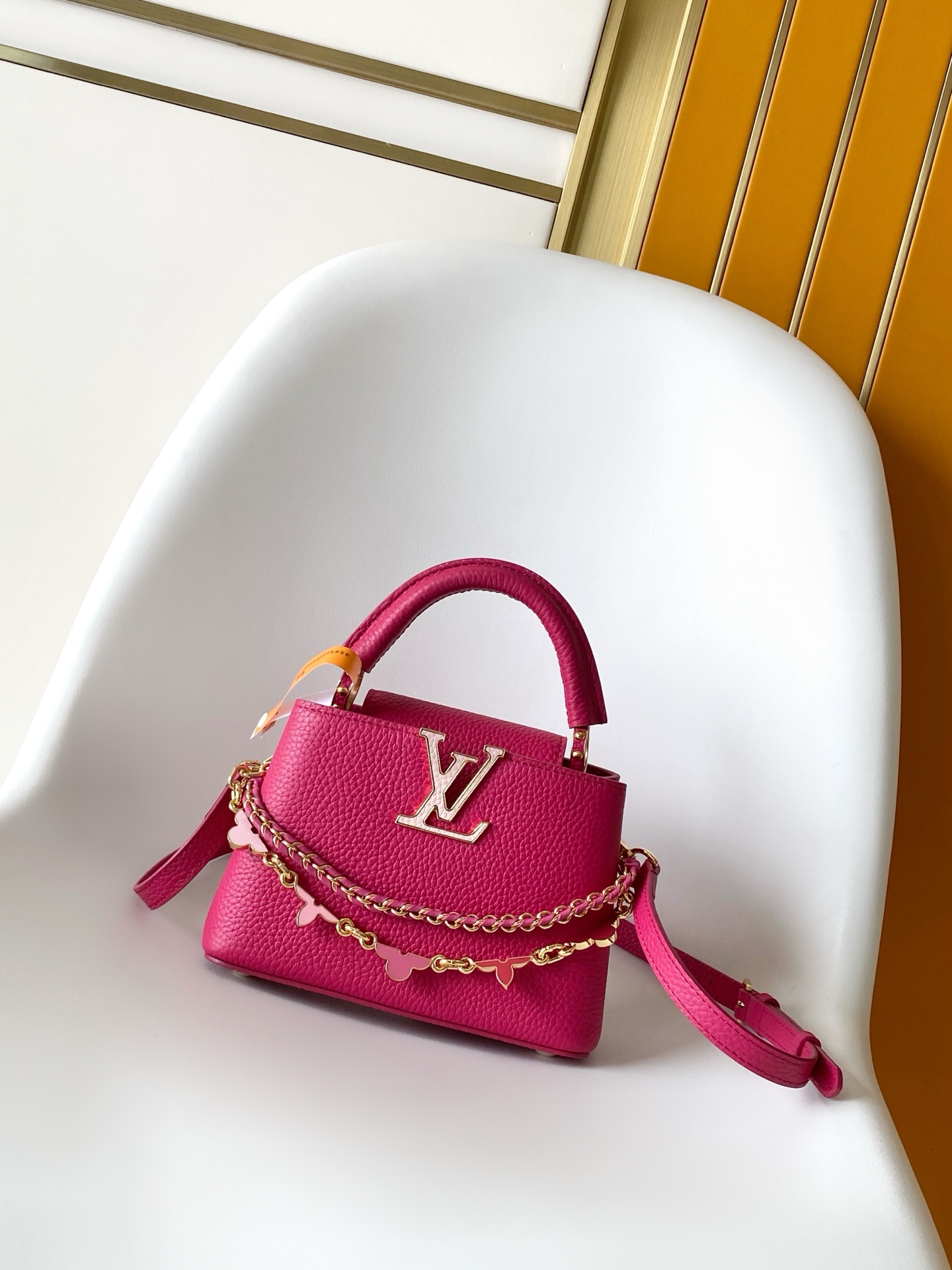 Capucines Mini Grained Taurillon leather top BAG