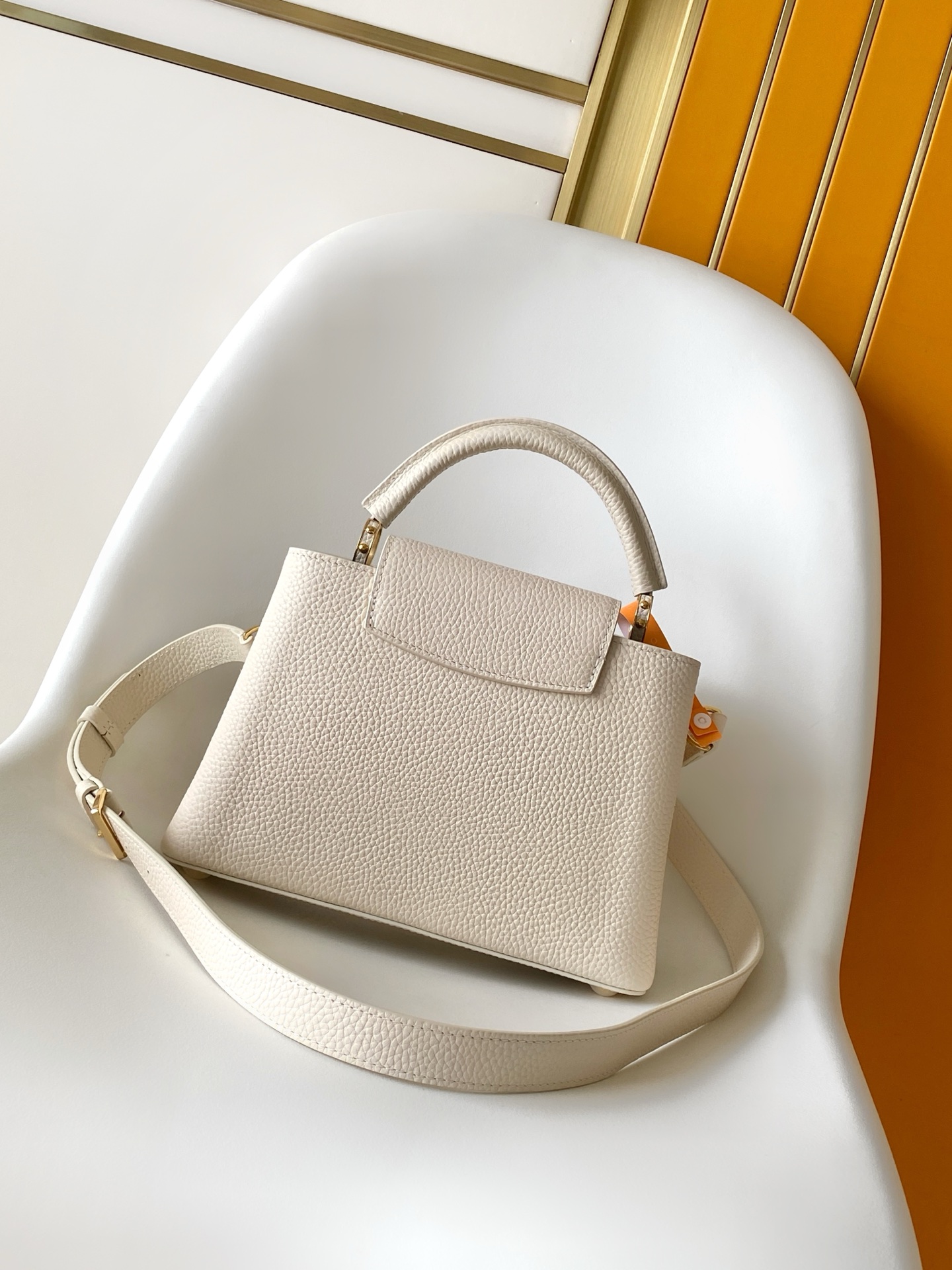 lv Capucines Mini Taurillon grained leather bag