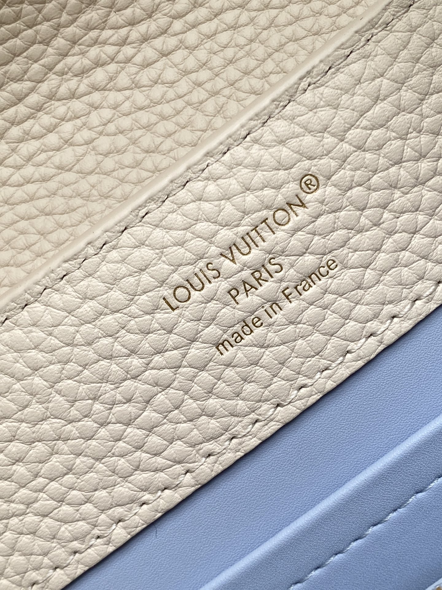 lv Capucines Mini Taurillon grained leather bag