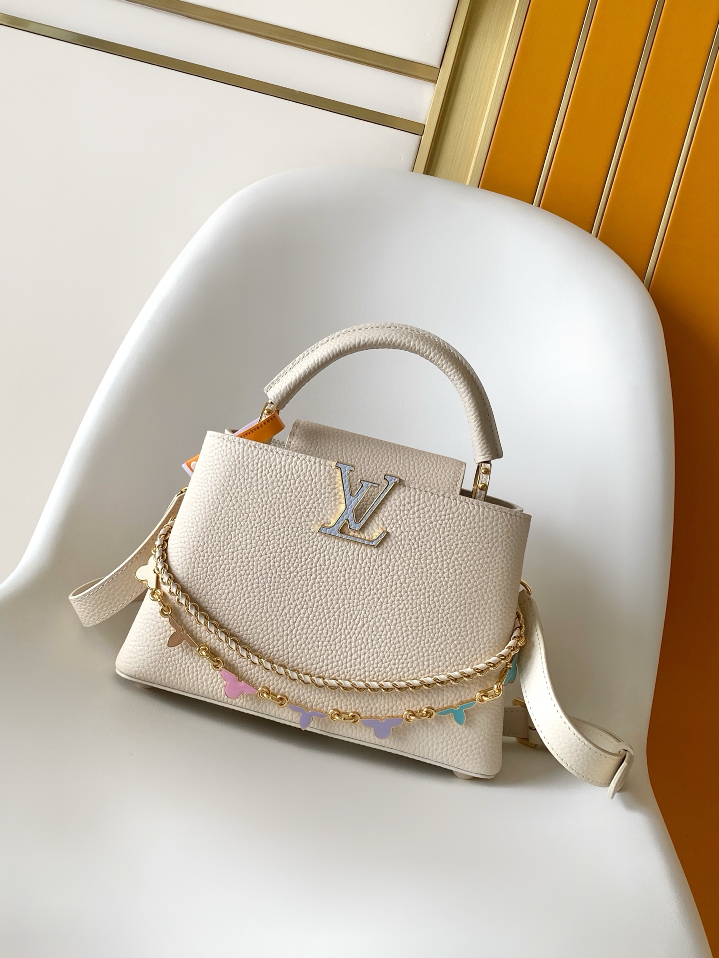 lv Capucines Mini Taurillon grained leather bag