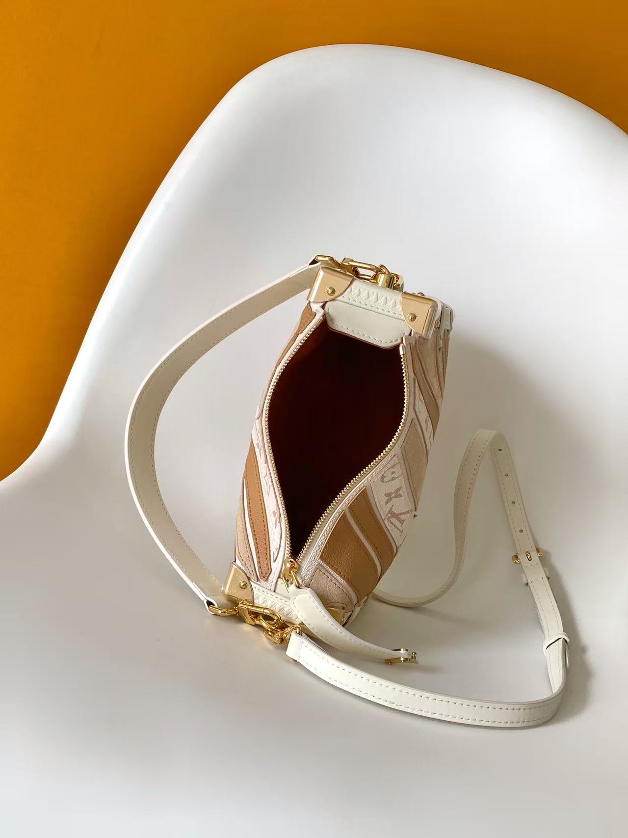 LOUIS VUITTON Quartz Side Trunk MM
