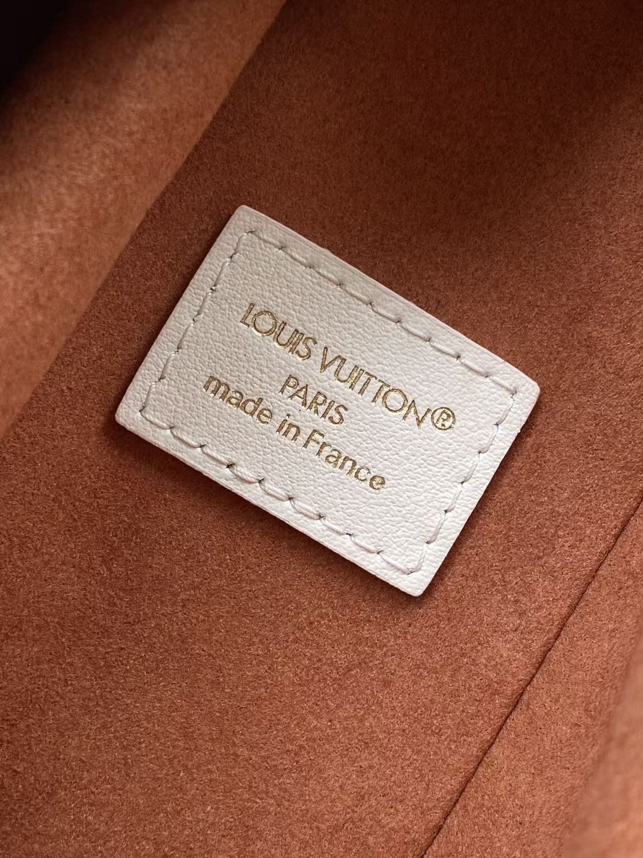 LOUIS VUITTON Quartz Side Trunk MM