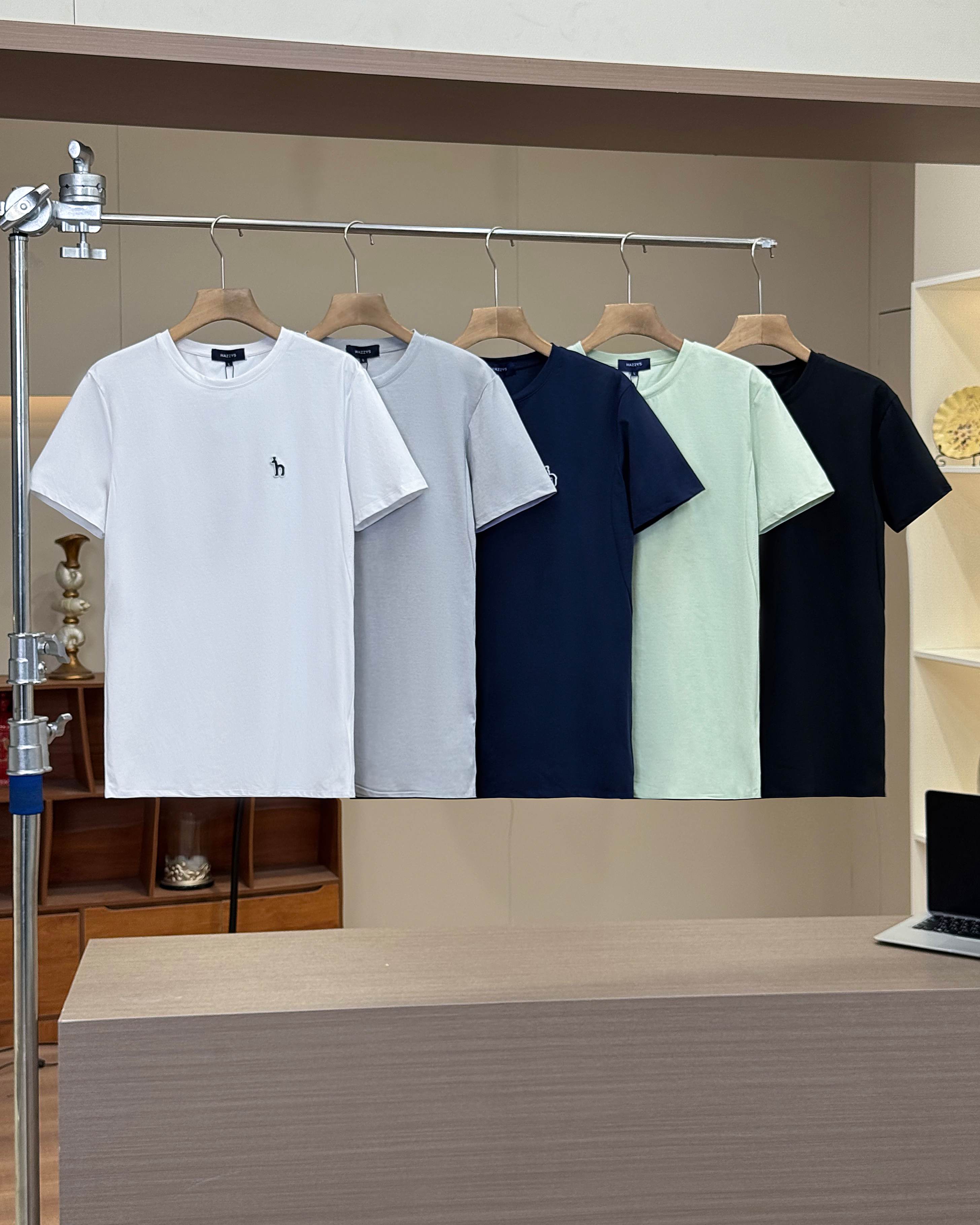 Alternative view of T-Shirt 02301