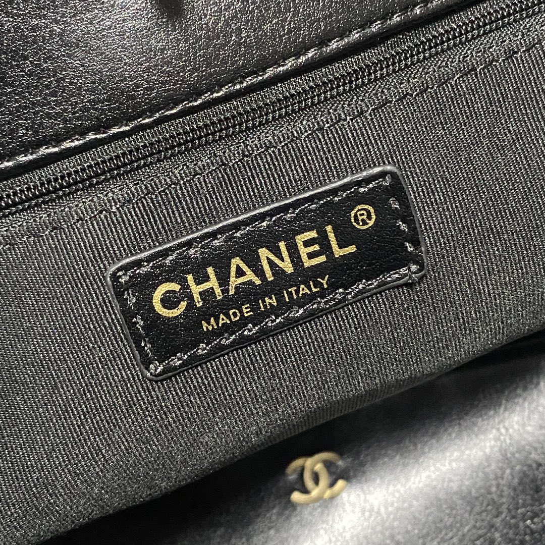 23C Chanel Tote Bag 8