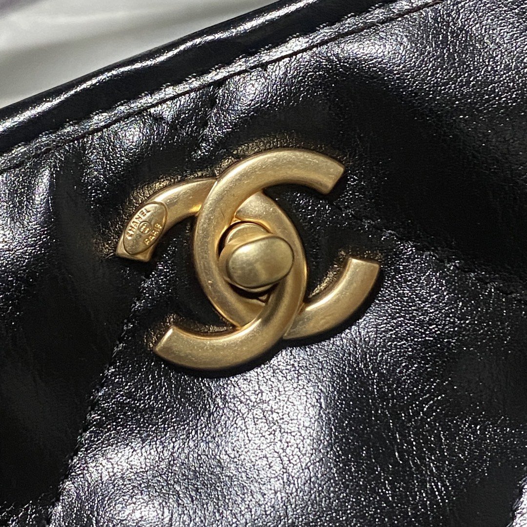 23C Chanel Tote Bag 3