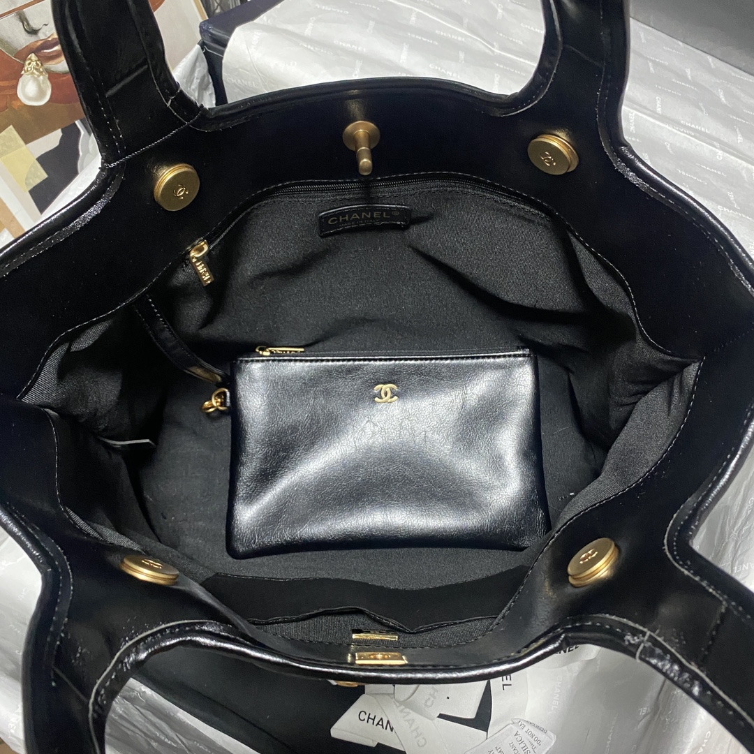 23C Chanel Tote Bag 7