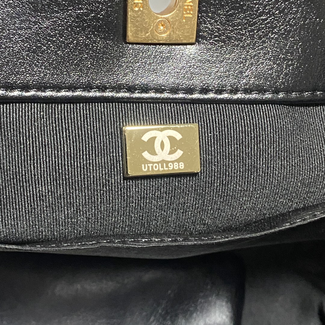 23C Chanel Tote Bag 9