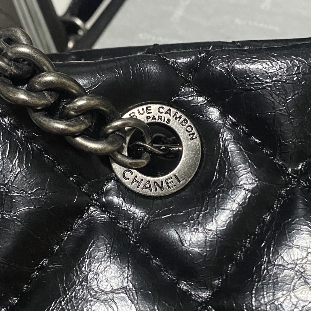 Chanel Luxury Designer Handbag Shoulder Bag in fine calfskin 5