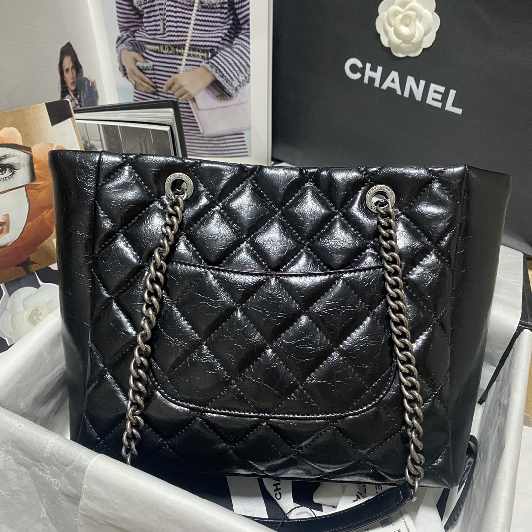 Chanel Luxury Designer Handbag Shoulder Bag in fine calfskin 3