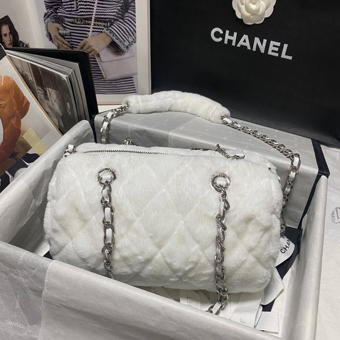 现货Chanel23C秋冬羊毛新款保龄球包Furbagblingbling的可肩背可斜挎太喜欢了公主般的