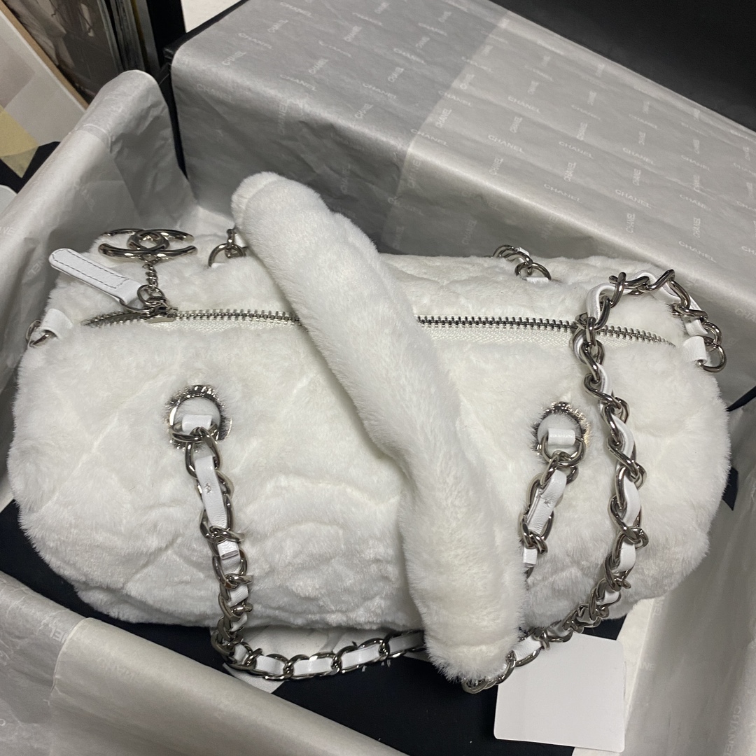 现货Chanel23C秋冬羊毛新款保龄球包Furbagblingbling的可肩背可斜挎太喜欢了公主般的