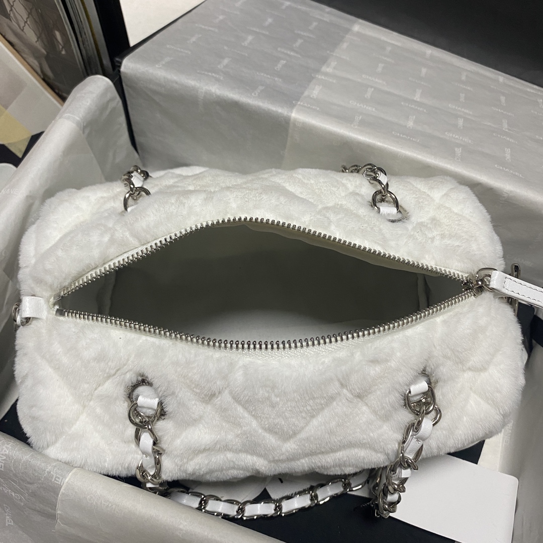 现货Chanel23C秋冬羊毛新款保龄球包Furbagblingbling的可肩背可斜挎太喜欢了公主般的