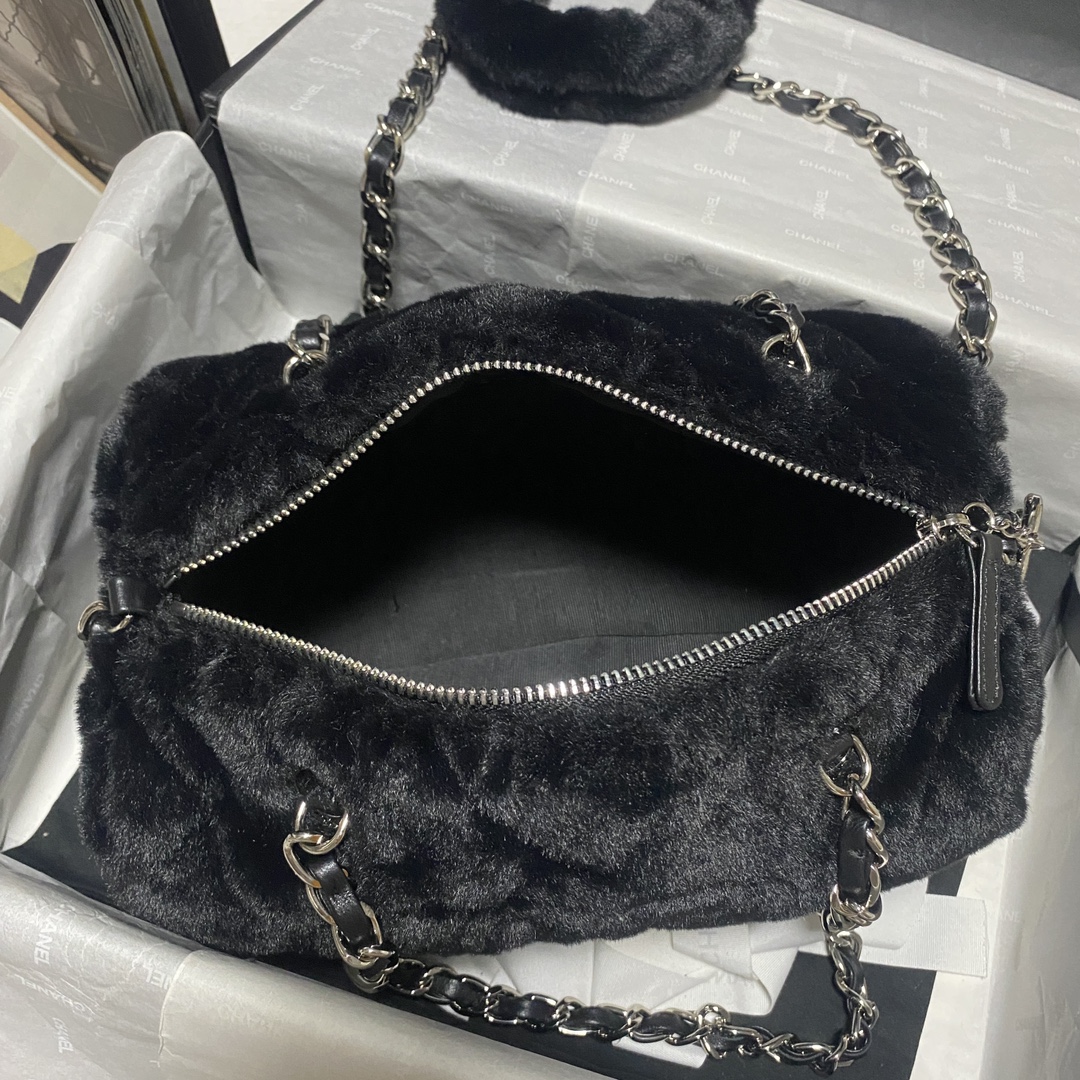 现货Chanel23C秋冬羊毛新款保龄球包Furbagblingbling的可肩背可斜挎太喜欢了公主般的