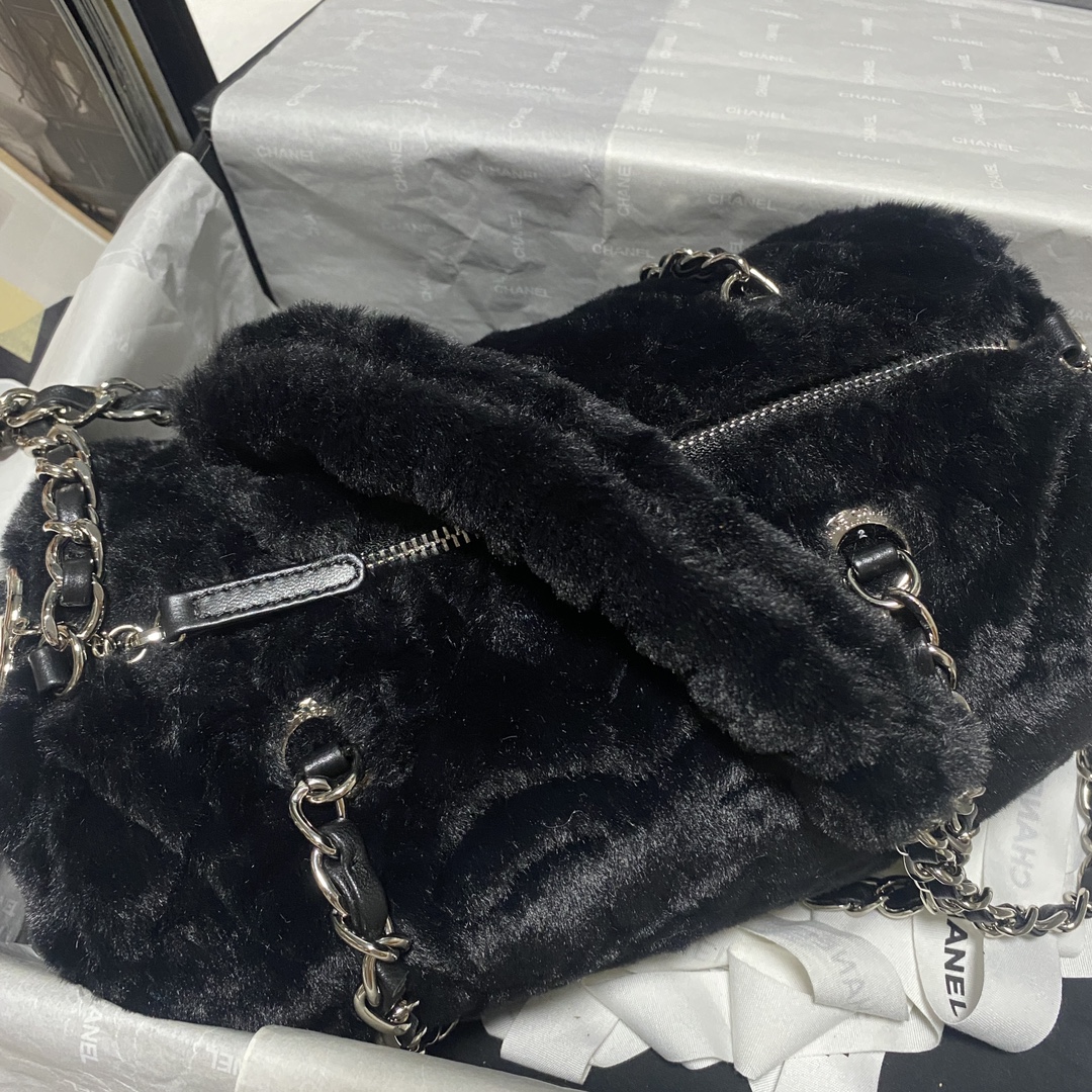 现货Chanel23C秋冬羊毛新款保龄球包Furbagblingbling的可肩背可斜挎太喜欢了公主般的