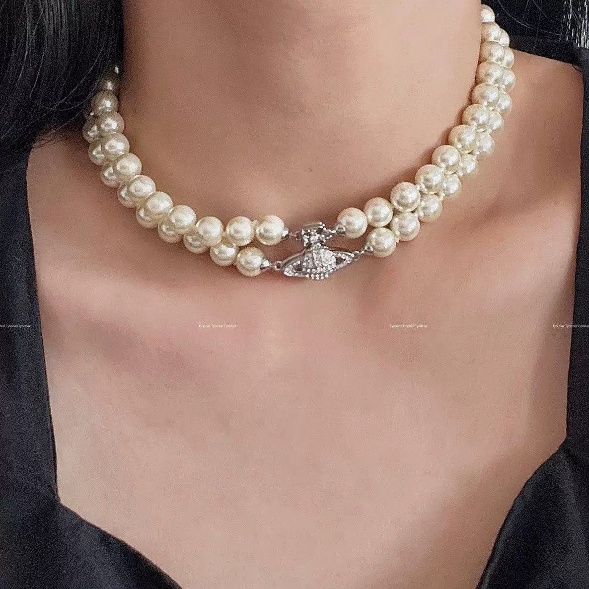 💋 西太后满钻土星双层珍珠项链
宝宝，什么是快乐星球，来，这就是快乐星球！绝美土星珍珠项链！闭眼入准没错