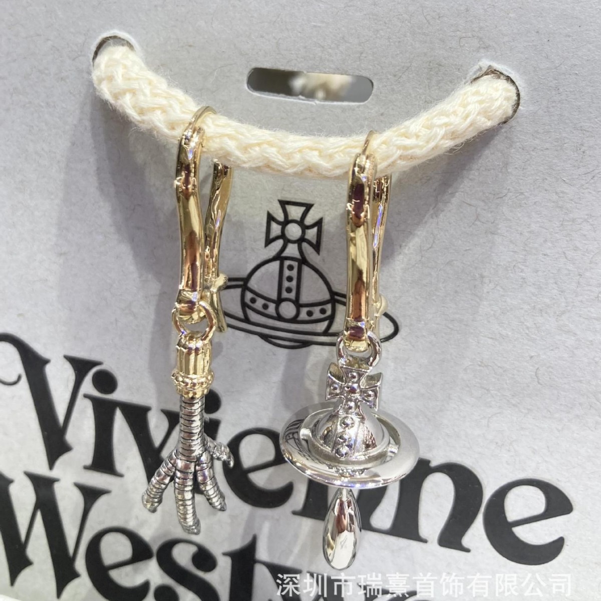 耳环西太后【VivienneWestwood】什么是快乐星球，来，这就是快乐星球！重磅推荐，闭眼入准没错！纯粹王冠球是经