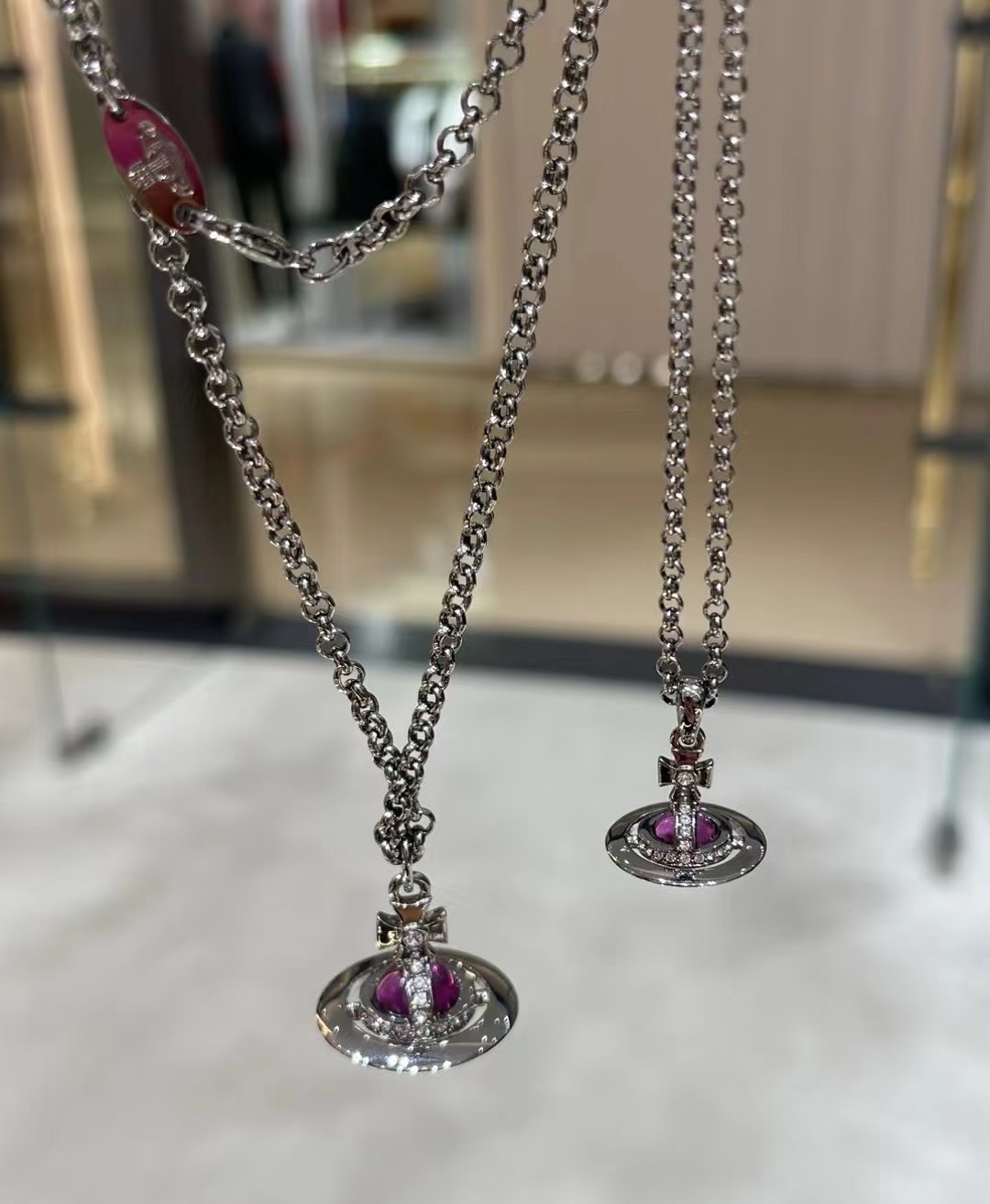中号毛衣链西太后【VivienneWestwood】什么是快乐星球，来，这就是快乐星球！重磅推荐，闭眼入准没错！纯粹王冠