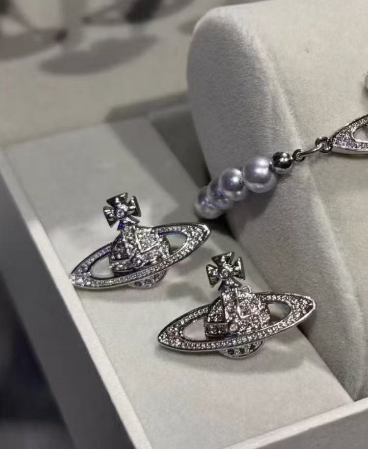 Vivienne Westwood 紫色珍珠项链西太后【VivienneWestwood】什么是快乐星球 来 这就是快乐星球 重磅推荐
