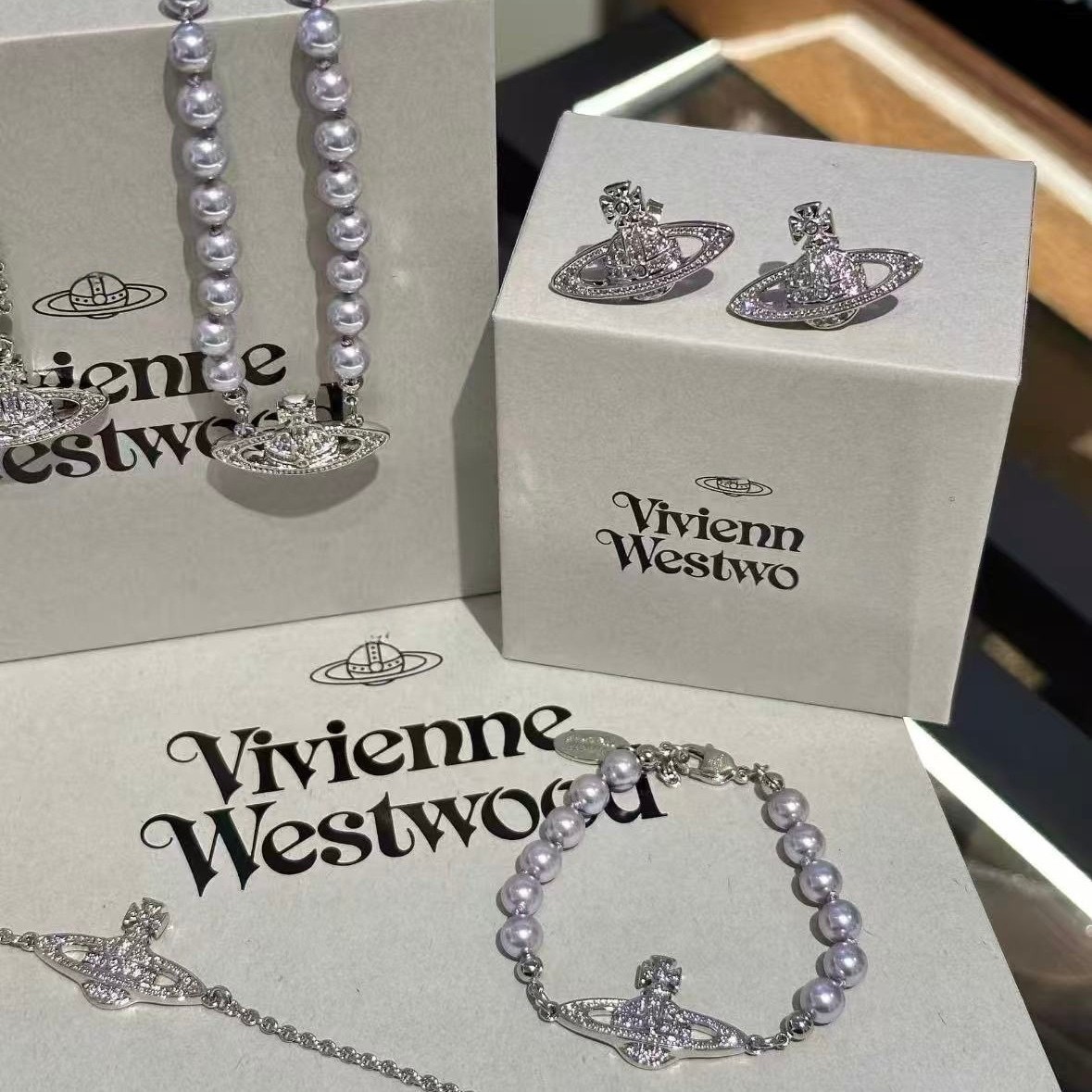 Vivienne Westwood 紫色珍珠项链西太后【VivienneWestwood】什么是快乐星球 来 这就是快乐星球 重磅推荐