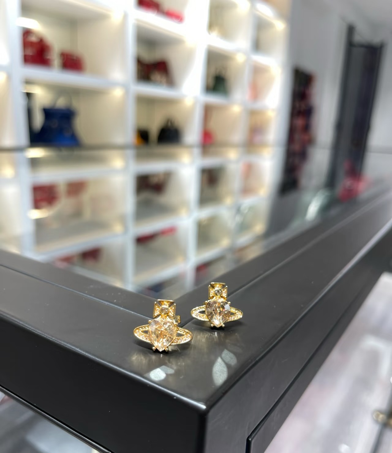 Vivienne Westwood 爱心白钻 西太后【VivienneWestwood】什么是快乐星球 来 这就是快乐星球 重磅推荐