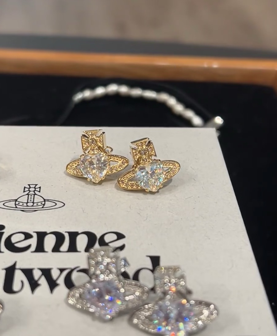 Vivienne Westwood 爱心白钻 西太后【VivienneWestwood】什么是快乐星球 来 这就是快乐星球 重磅推荐