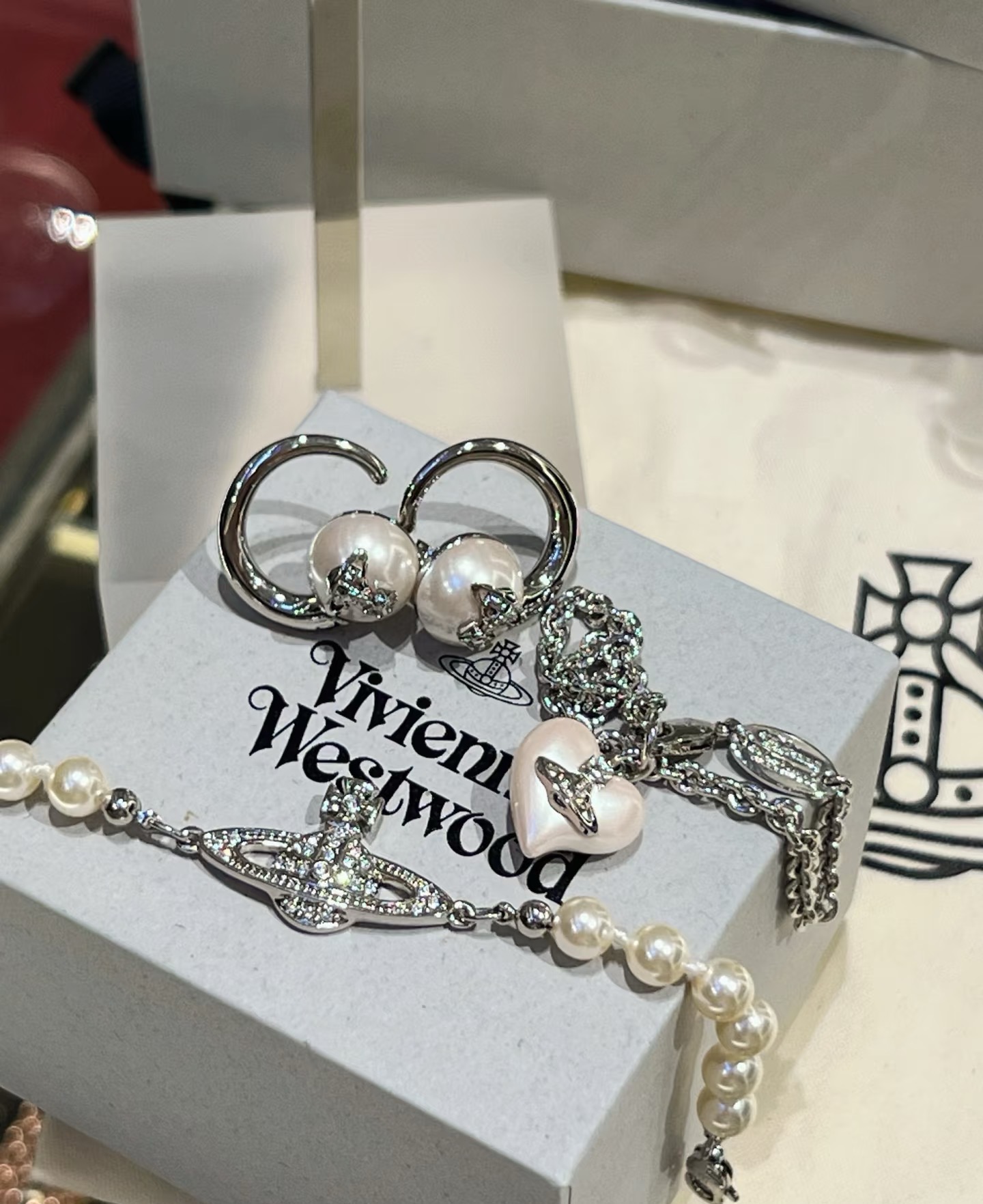 Vivienne Westwood 西太后【VivienneWestwood】什么是快乐星球