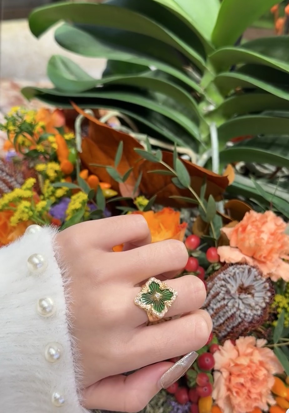 Buccellati V金材质 精工布契拉提镶钻绿珐琅戒指 678码