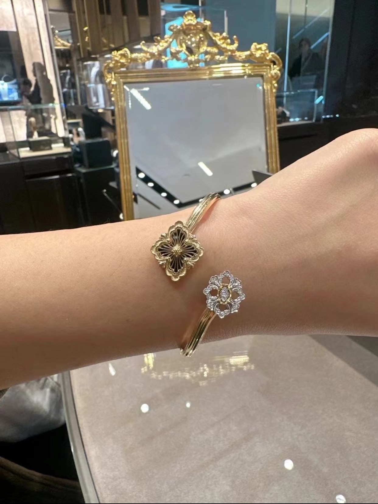Buccellati V金材质布契拉提黑玛瑙手镯