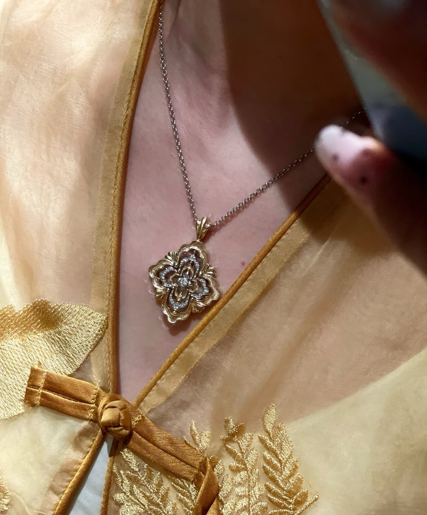 Buccellati V金材质 布契拉提中号银色链条旋转歌剧院系列项链