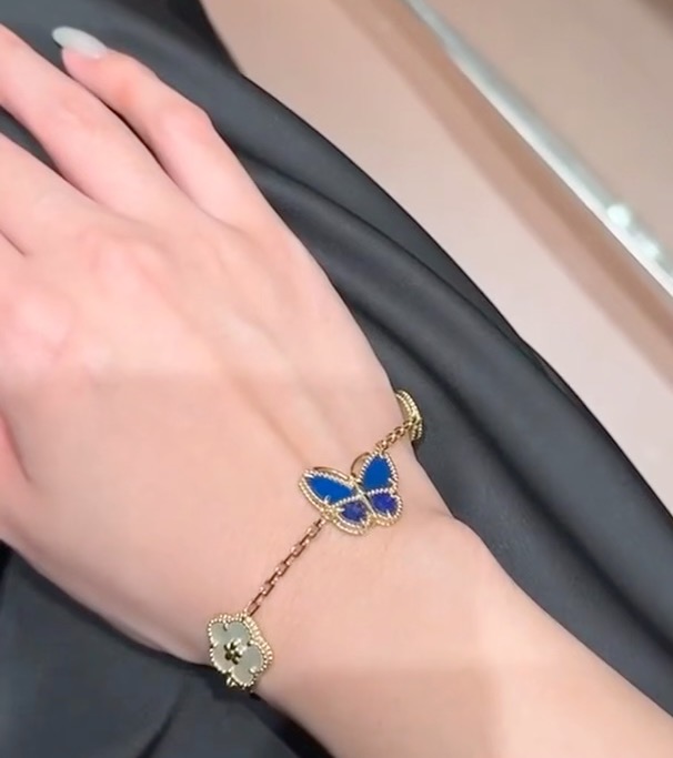 China Replica Van Cleef & Arpels Jewelry VCA0404-2400