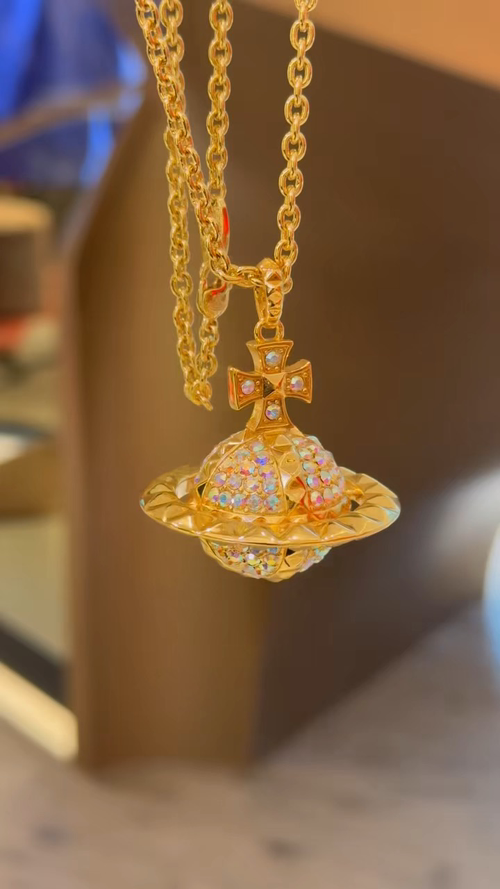 Vivienne Westwood 西太后【VivienneWestwood】什么是快乐星球 来 这就是快乐星球 重磅推荐