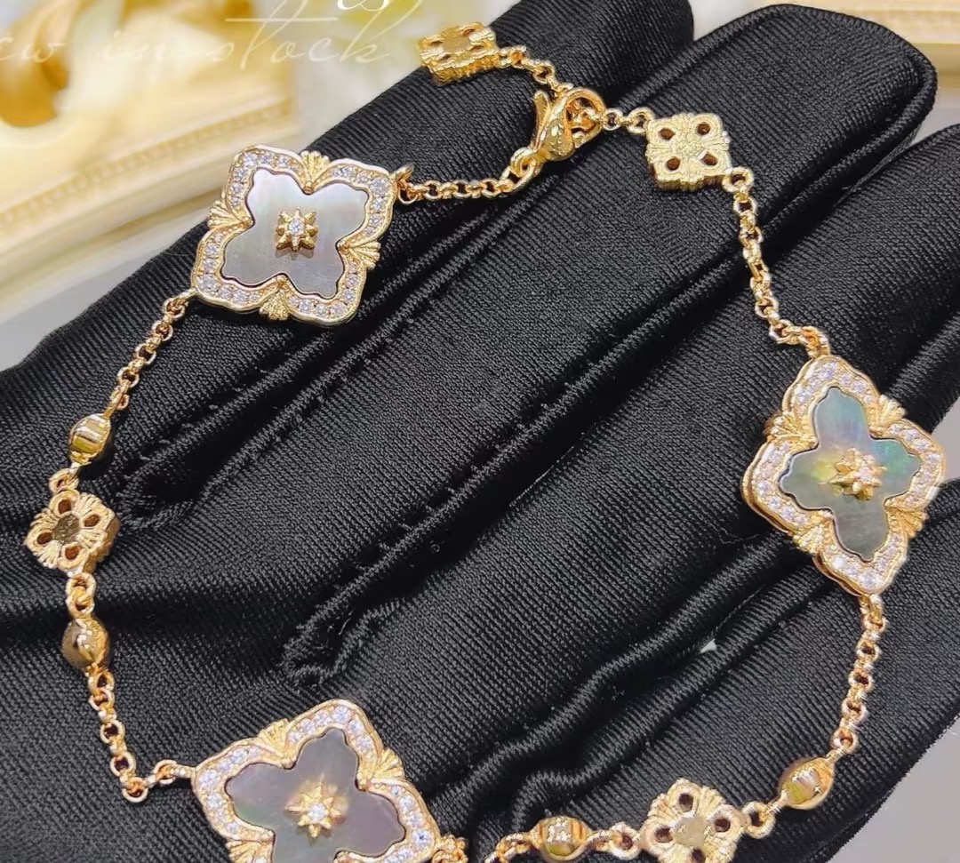 Buccellati V金材质布契拉提灰贝母镶钻三花手链