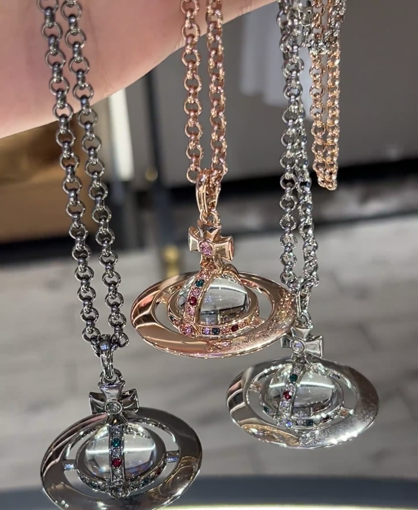 大号毛衣链西太后【VivienneWestwood】什么是快乐星球,来,这就是快乐星球!重磅推荐,闭眼入准没错!纯粹王冠 大号毛衣链西太后【VivienneWestwood】什么是快乐星球,来,这就是快乐星球!重磅推荐,闭眼入准没错!纯粹王冠
