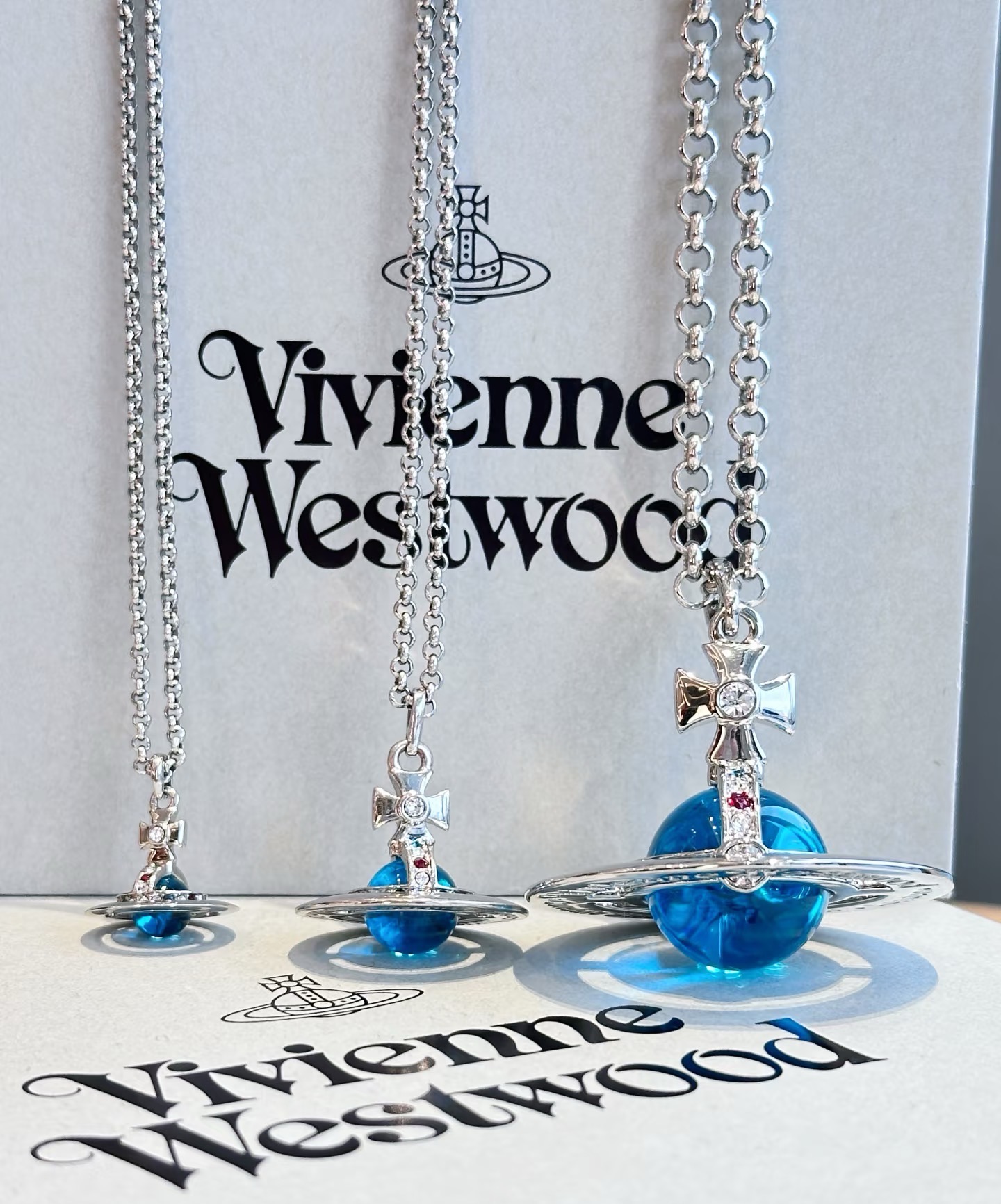 大号毛衣链西太后【VivienneWestwood】什么是快乐星球，来，这就是快乐星球！重磅推荐，闭眼入准没错！纯粹王冠