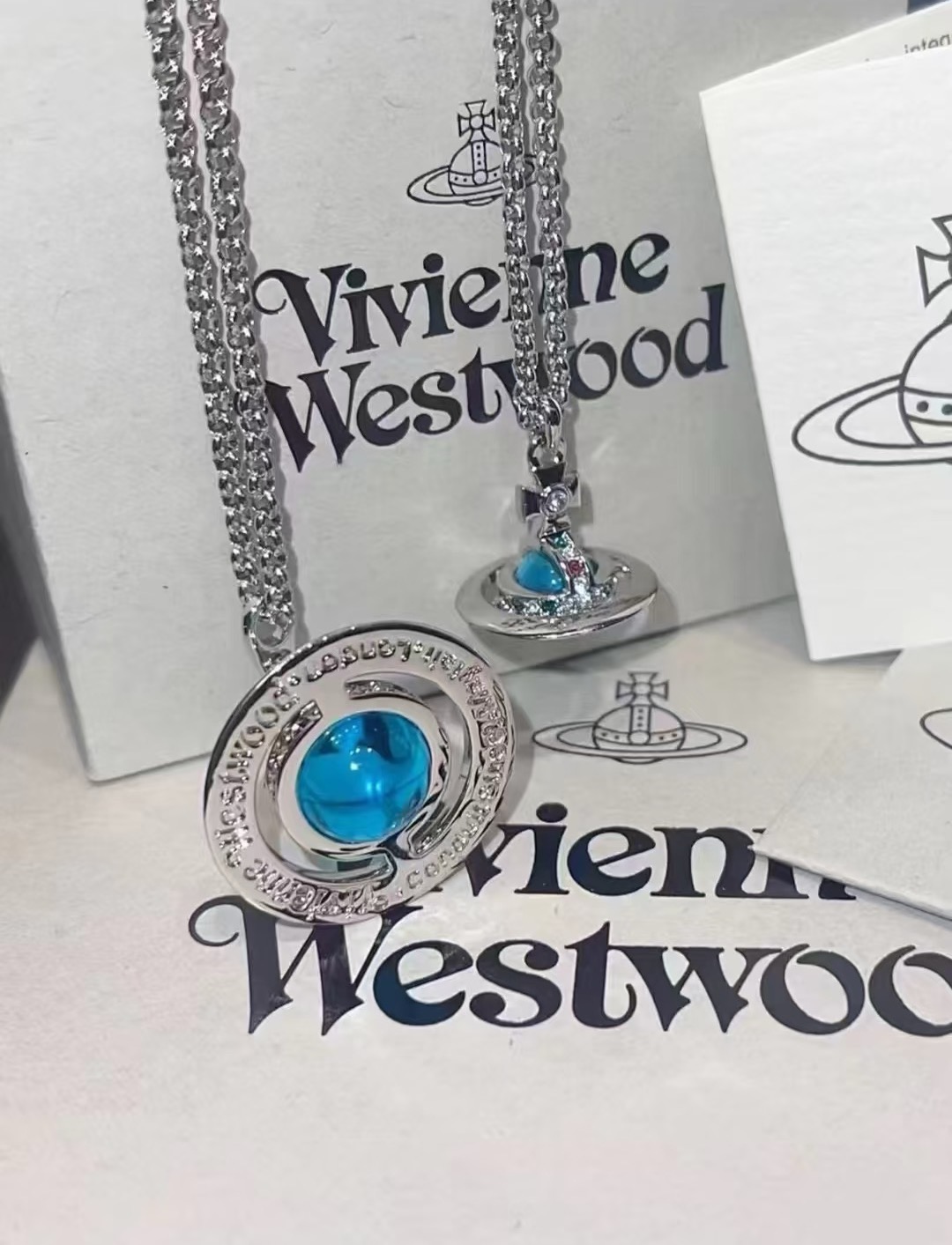 大号毛衣链西太后【VivienneWestwood】什么是快乐星球，来，这就是快乐星球！重磅推荐，闭眼入准没错！纯粹王冠