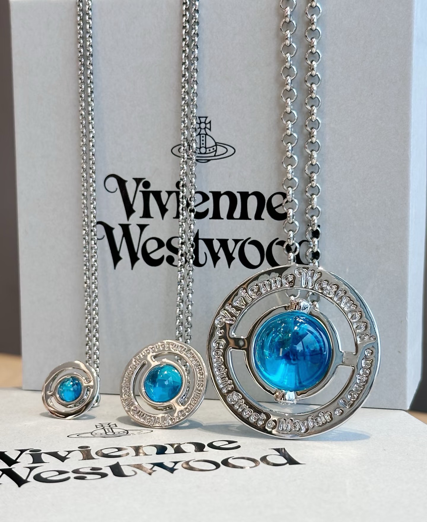 大号毛衣链西太后【VivienneWestwood】什么是快乐星球，来，这就是快乐星球！重磅推荐，闭眼入准没错！纯粹王冠