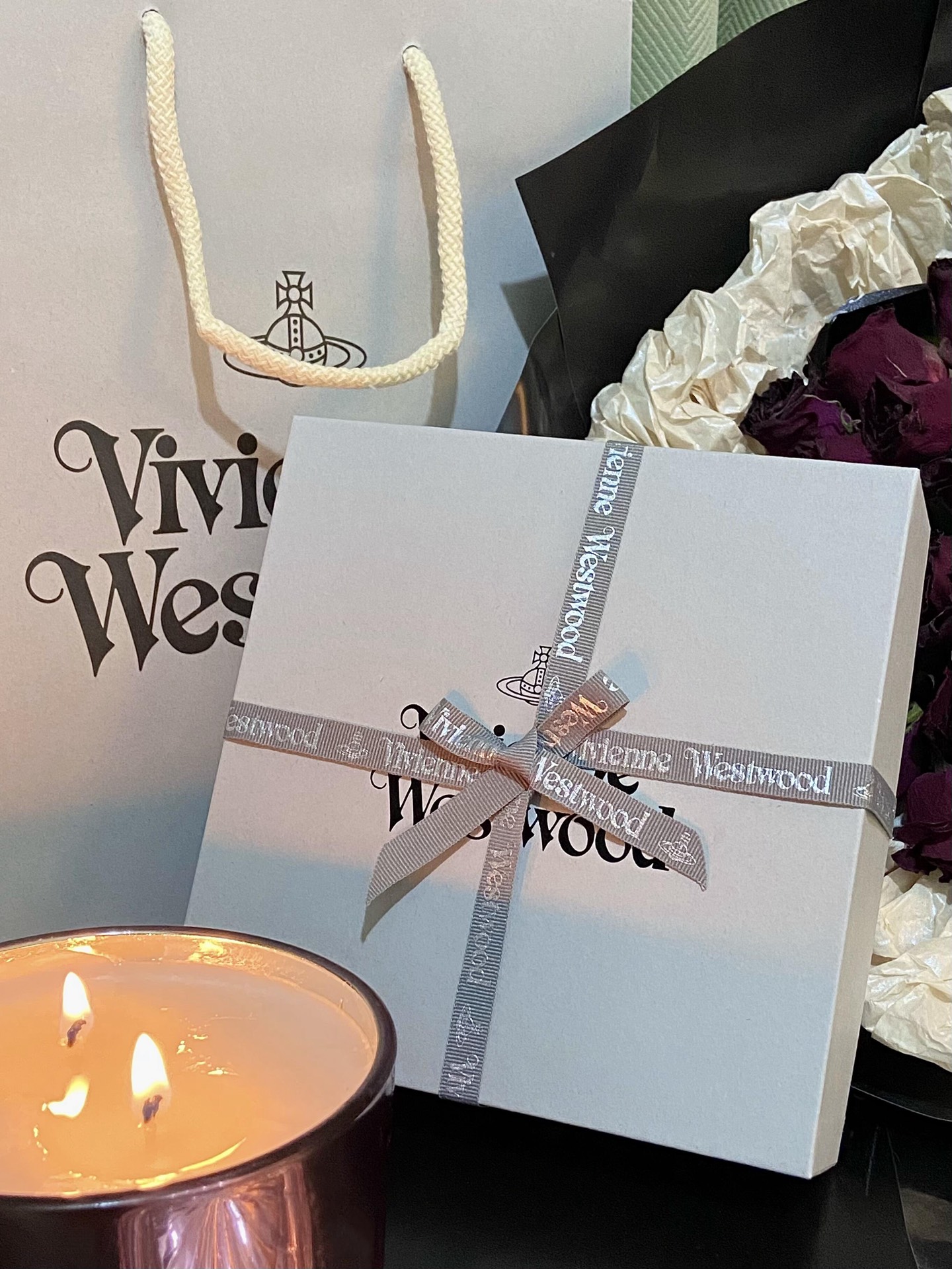 Vivienne Westwood薇薇安西太后三层珍珠项链 优雅大方精工设计   青春活力    一眼就被这款吸引了  