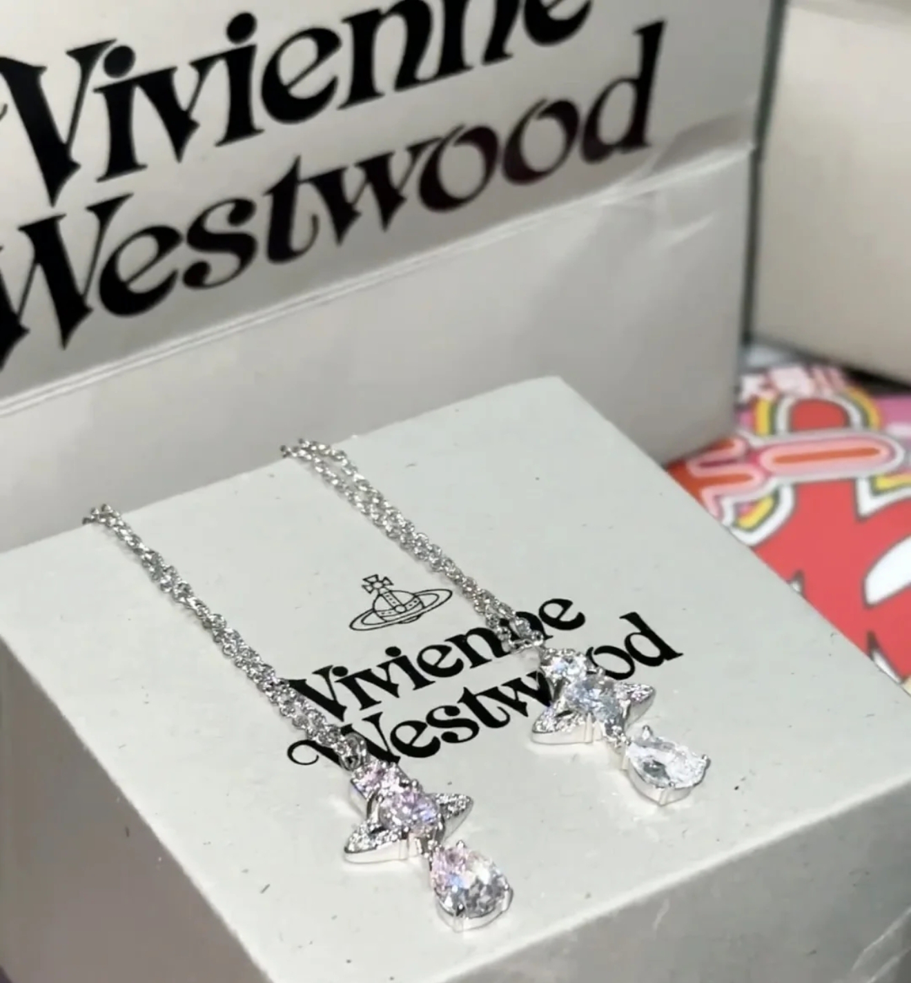 高品质西太后项链vivienne westwood英国时装设计师，时装的朋克之母！时尚潮流风格，品质强大